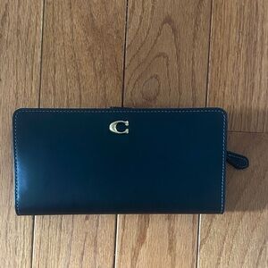 NWT Coach Smooth Skinny Black Leather Wallet with Logo